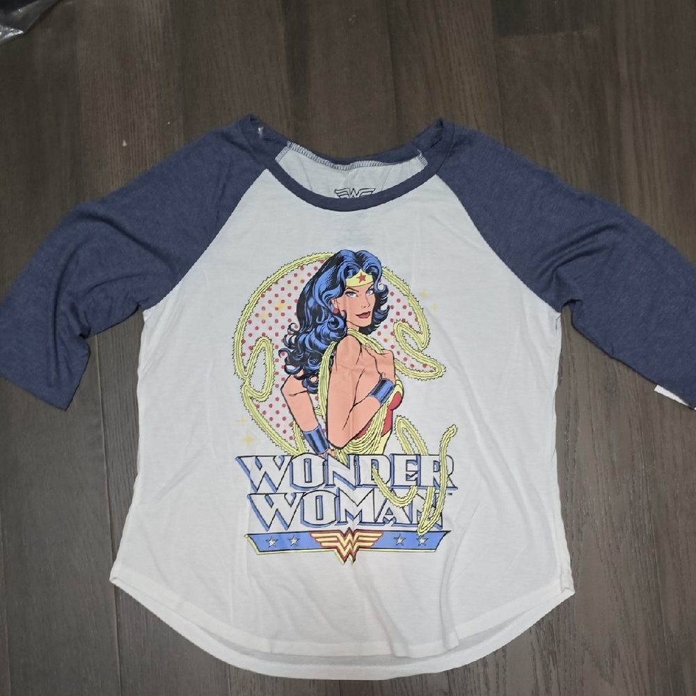 DC Wonder Woman Logo 3/4 Sleeve Tee with Blue Accents NWOT